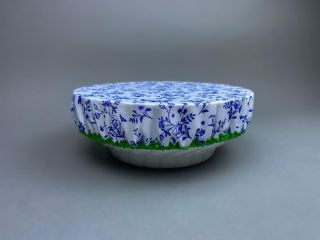 Vyčarujte kouzlo v kuchyni s touto okouzlující porcelánovou zadělávací mísou! 🌼🍃 Ozdobená květinami. 🍰👩‍🍳 #PorcelánováMísa...